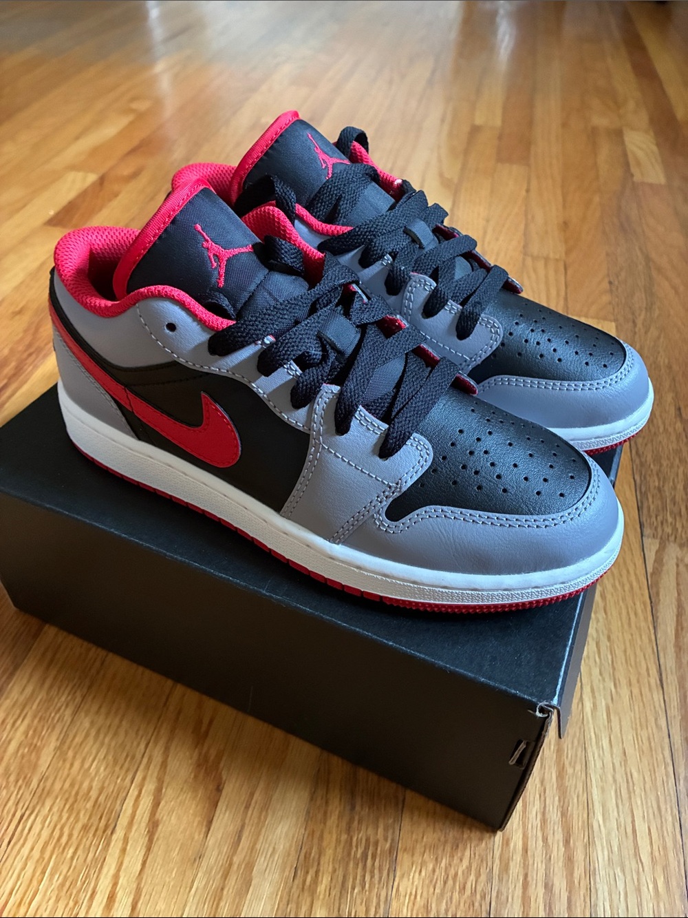 Air Jordan 1 Low (GS) - Black/Gray/Red.  3.5 Y. Brand New
